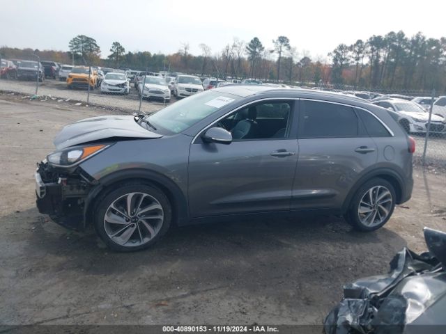 KNDCE3LC1J5120562 KIA Niro Touring