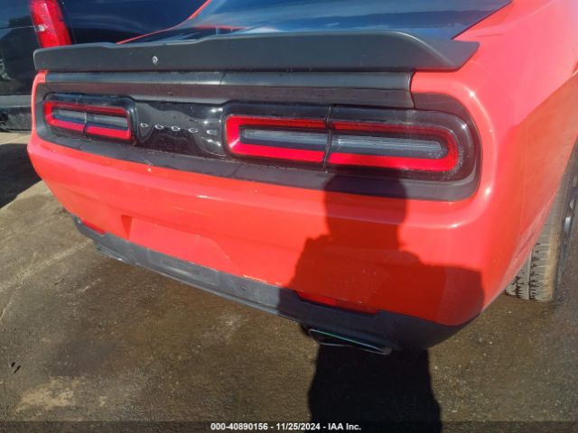 2C3CDZFJ6JH333097 Dodge Challenger 392 Hemi Scat Pack Shaker