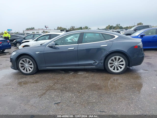 Tesla Model S 60/70/75/85 2016 5YJSA1E14GF154624 Image 14