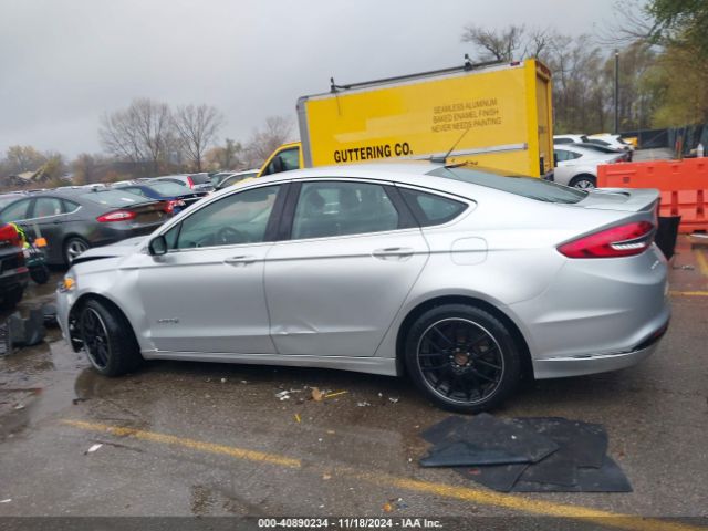 3FA6P0RU7JR272984 Ford Fusion Hybrid Titanium