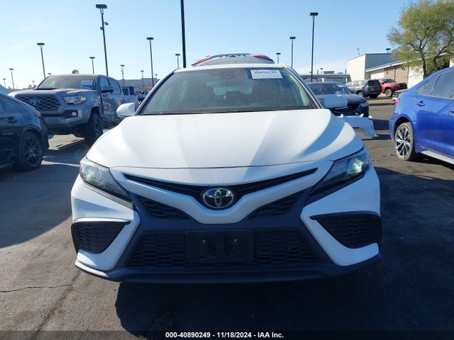 4T1G11AK5NU055945 Toyota CAMRY SE
