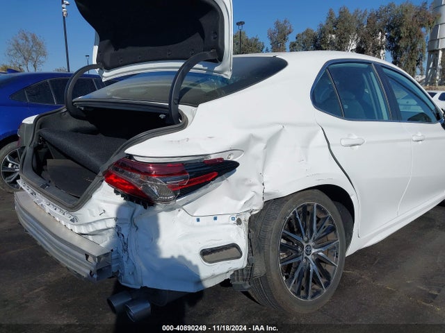 4T1G11AK5NU055945 Toyota CAMRY SE