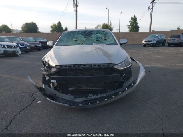 5NPD74LF0JH225561 Hyundai ELANTRA SE