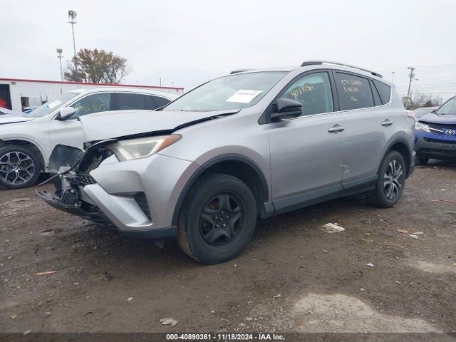 Toyota RAV4 LE 2017 2T3BFREV9HW587905 Image 2