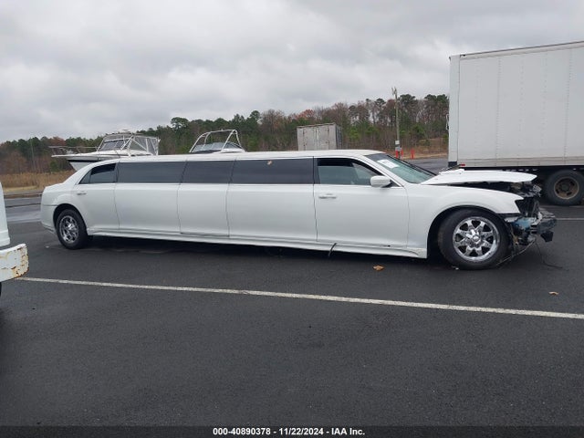 Chrysler 300 2014 2C3CCAAG3EH132764 Image 13