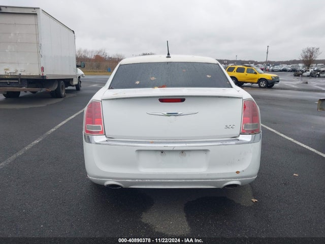 Chrysler 300 2014 2C3CCAAG3EH132764 Image 16