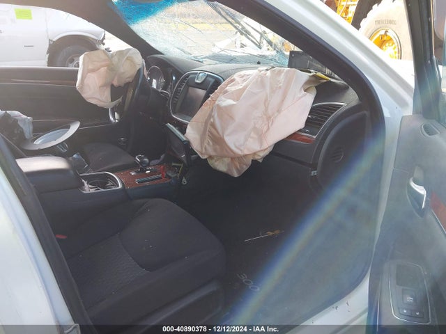 Chrysler 300 2014 2C3CCAAG3EH132764 Image 5