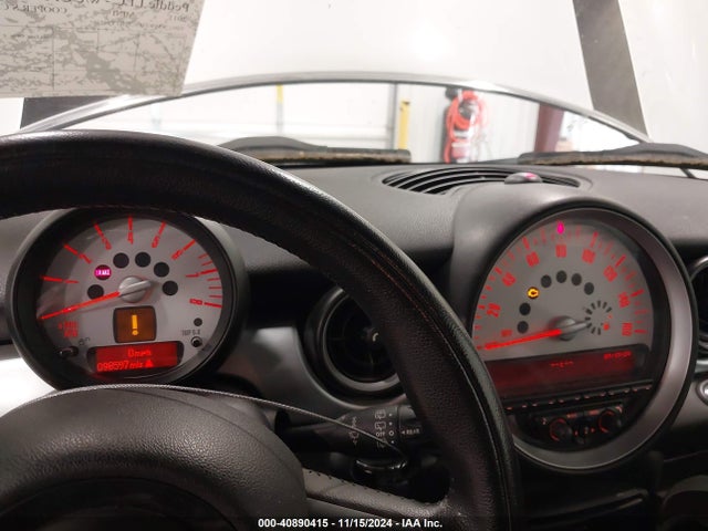 2011 MINI COOPER S CLUBMAN WMWZG3C55BTY30516 Photo 6