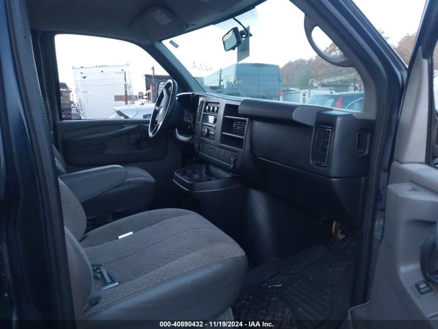 1GTS8AF49E1143886 GMC Savana 1500 Work Van