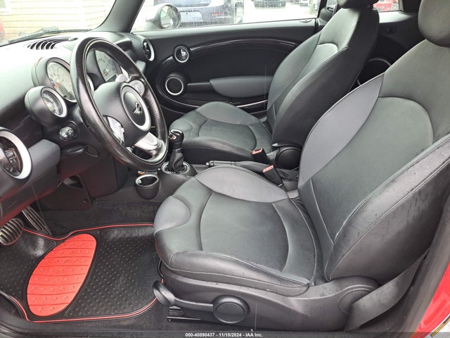 2010 MINI COOPER S WMWMS3C53ATZ85511 Photo 4