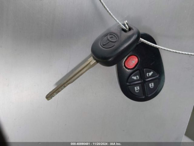 5TDKK3DC8ES414429 Toyota Sienna Le V6 8 Passenger