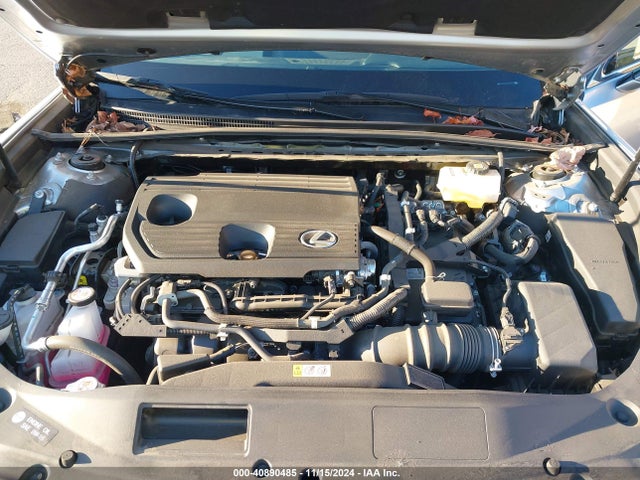 58ADA1C15NU016353 Lexus ES 300H