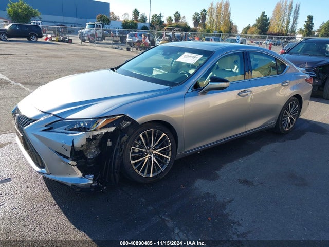 58ADA1C15NU016353 Lexus ES 300H