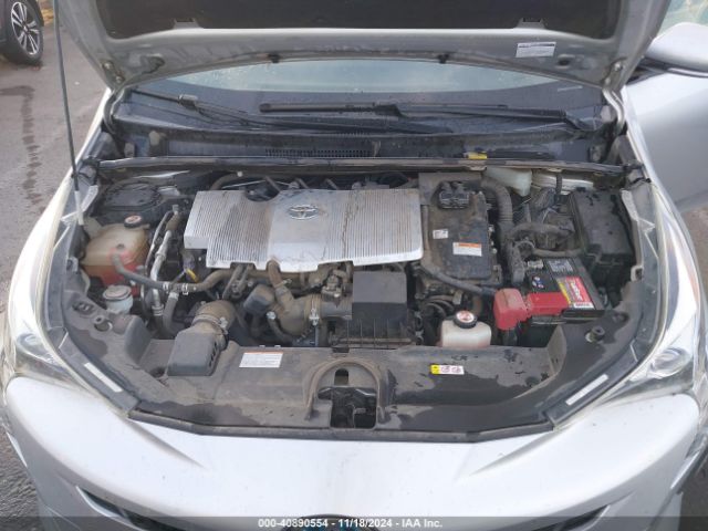 JTDKARFU2H3543669 Toyota Prius Three