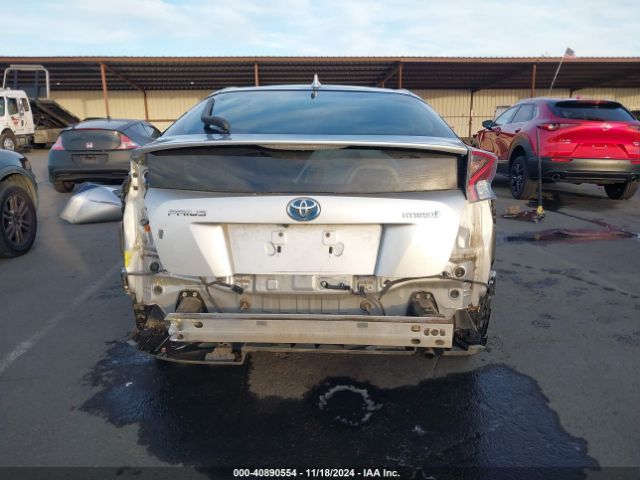 JTDKARFU2H3543669 Toyota Prius Three