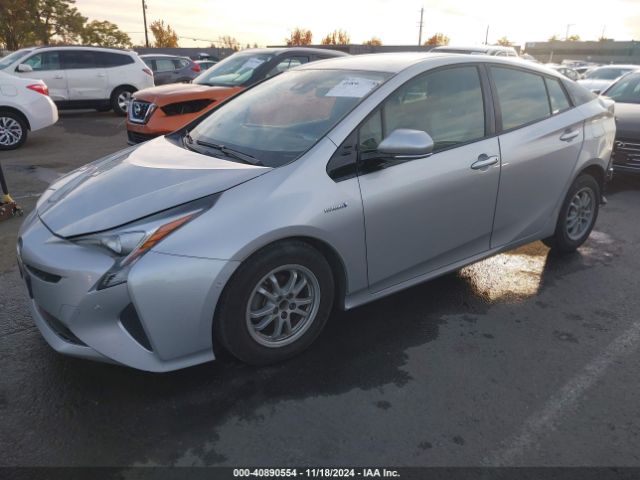 JTDKARFU2H3543669 Toyota Prius Three