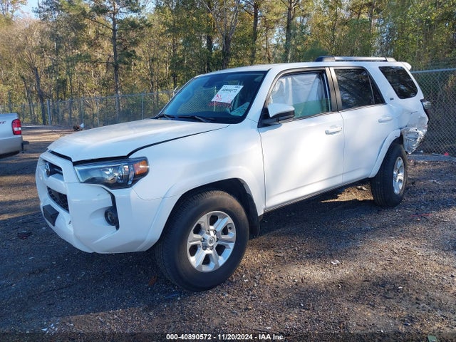 Toyota 4RUNNER SR5 2023 JTEEU5JR9P5294270 Image 2