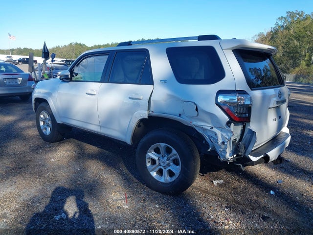 Toyota 4RUNNER SR5 2023 JTEEU5JR9P5294270 Image 3