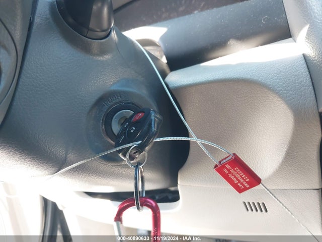 40890633 :رقم المزاد ، 4T4BE46K68R028773 vin ، 2008 Toyota Camry Le مزاد بيع