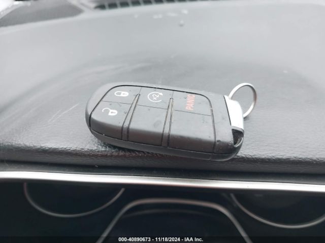 3C4NJCBB9JT233611 Jeep Compass Latitude Fwd