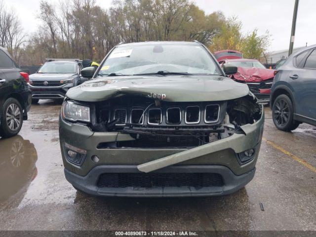 3C4NJCBB9JT233611 Jeep Compass Latitude Fwd