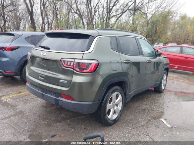 3C4NJCBB9JT233611 Jeep Compass Latitude Fwd