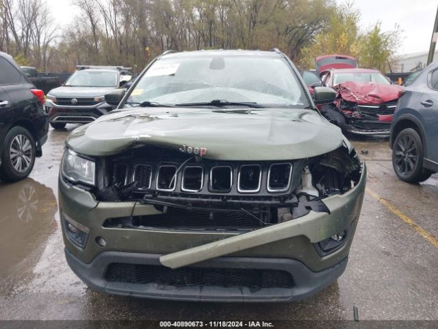 3C4NJCBB9JT233611 Jeep Compass Latitude Fwd
