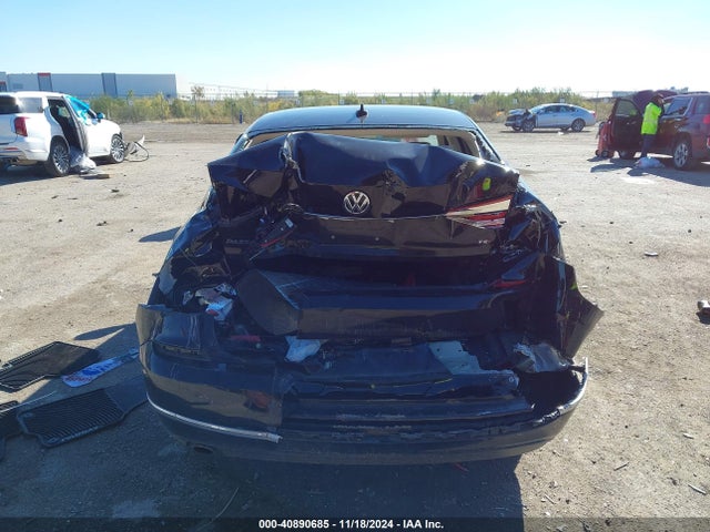 1VWBS7A38GC038215 Volkswagen Passat 1.8t Se