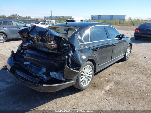 1VWBS7A38GC038215 Volkswagen Passat 1.8t Se