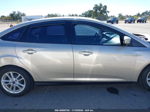 Ford FOCUS SE 2017 1FADP3F2XHL318831 Image 14