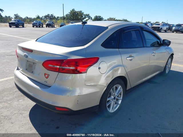 Ford FOCUS SE 2017 1FADP3F2XHL318831 Image 4