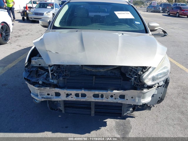 Ford FOCUS SE 2017 1FADP3F2XHL318831 Image 6