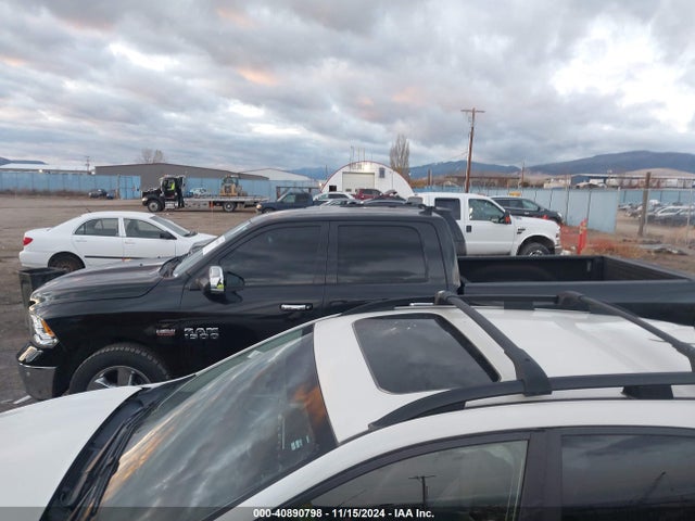 1C6RR7TT3HS607674 RAM 1500 Big Horn  4x4 6'4 Box