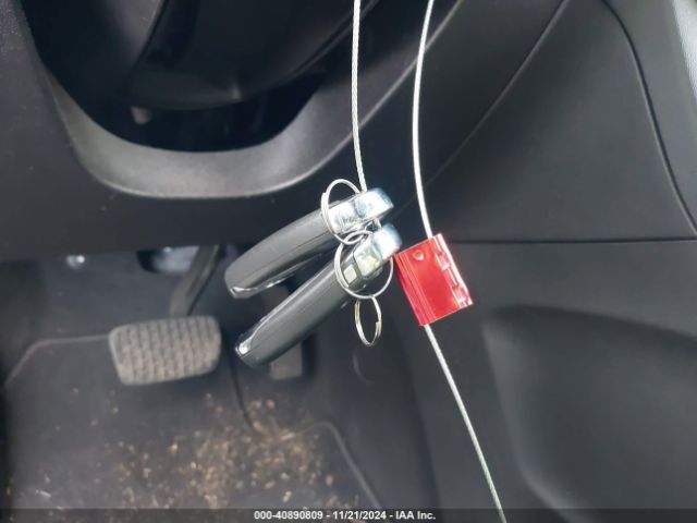 3GNAXSEV0JS572543 Chevrolet EQUINOX LT