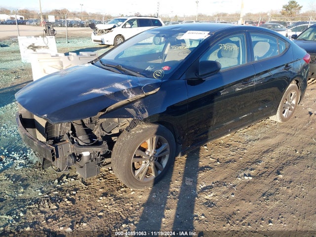 5NPD84LF8JH390464 Hyundai ELANTRA SEL