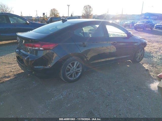 5NPD84LF8JH390464 Hyundai ELANTRA SEL