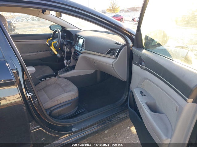 5NPD84LF8JH390464 Hyundai ELANTRA SEL