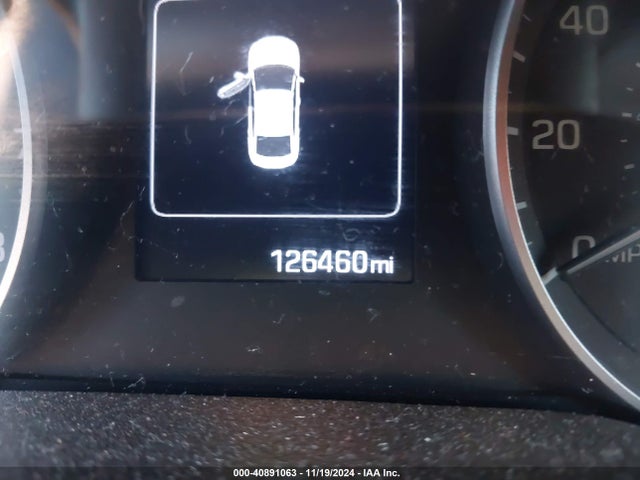5NPD84LF8JH390464 Hyundai ELANTRA SEL