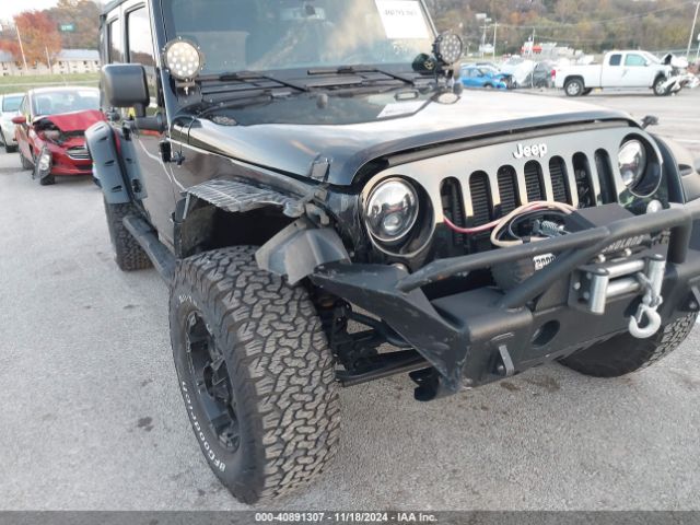 1C4BJWDG0HL591313 Jeep Wrangler Unlimited Sport 4x4