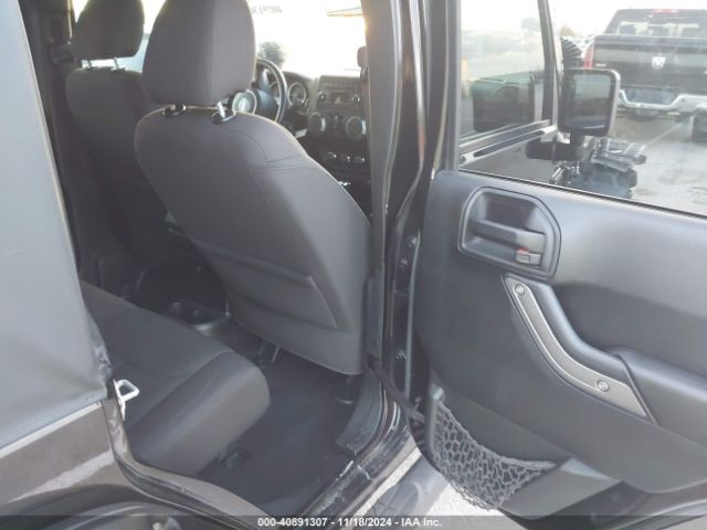 1C4BJWDG0HL591313 Jeep Wrangler Unlimited Sport 4x4