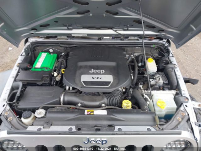 1C4BJWDG5EL171252 Jeep Wrangler Unlimited Sport