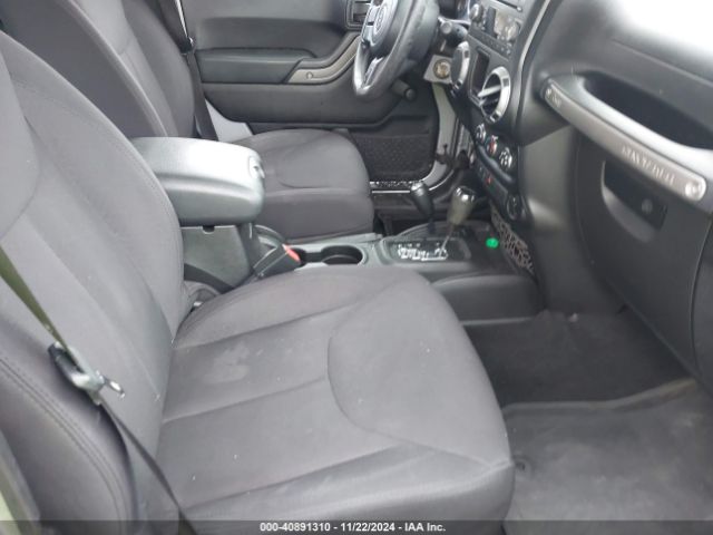 1C4BJWDG5EL171252 Jeep Wrangler Unlimited Sport