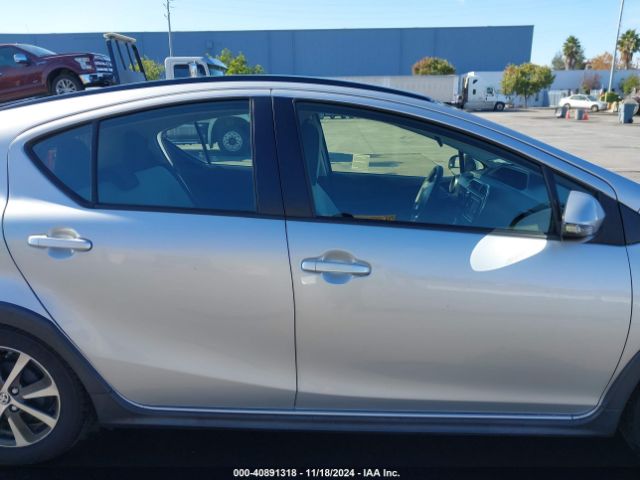JTDKDTB37J1604548 Toyota Prius C One