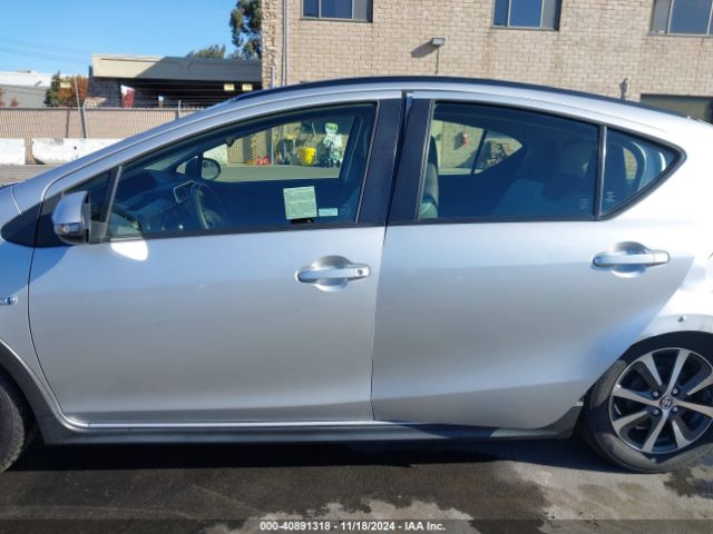 JTDKDTB37J1604548 Toyota Prius C One