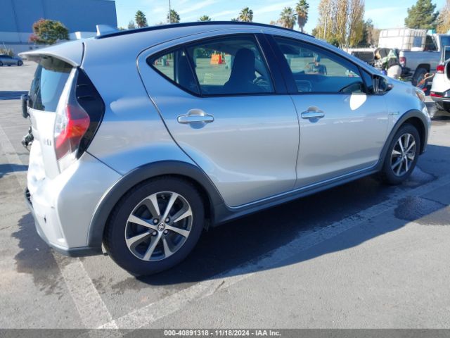 JTDKDTB37J1604548 Toyota Prius C One