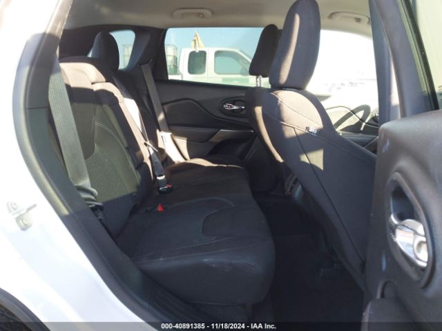 1C4PJLCX6KD267144 Jeep Cherokee Latitude