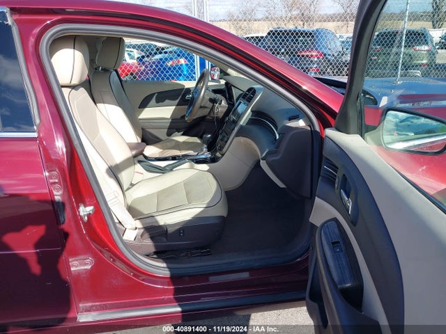 1G11D5SL1FF168869 Chevrolet MALIBU 2LT