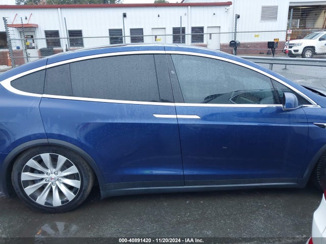 Tesla MODEL X 2019 5YJXCDE29KF190604 Image 12