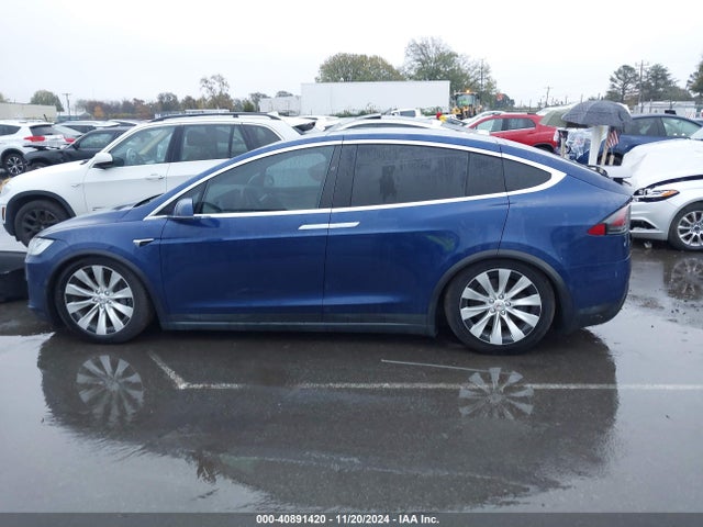Tesla MODEL X 2019 5YJXCDE29KF190604 Image 13