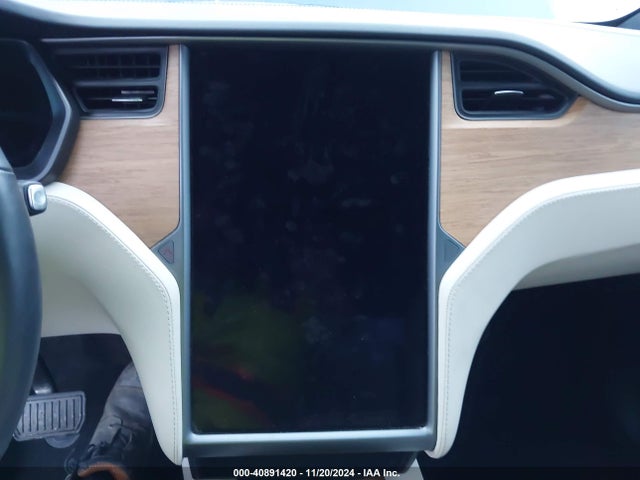 Tesla MODEL X 2019 5YJXCDE29KF190604 Image 16